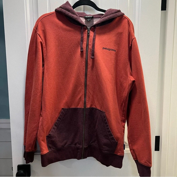 Patagonia Sweatshirt P6 Logo Full Zip Hoody Roots Red. Size Medium. - Picture 2 of 13